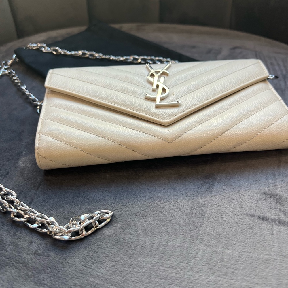 Yves Saint Laurent Beige Quilted Leather Chain Crossbody - Picture 4 of 15